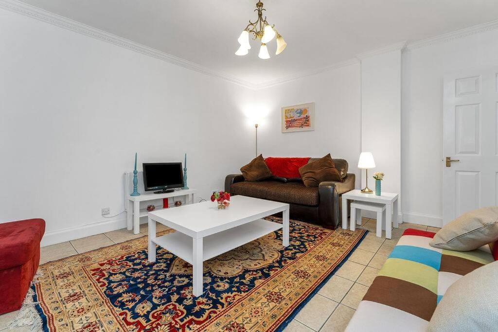 Perfect Location Apartment EDI